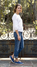 freepik__a-young-amy-acker-wearing-white-blouse-with-puff-s__59822.png