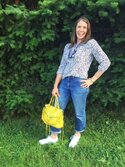 Mara-thrifted-outfit-with-yellow-bag.jpg