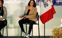 Kamala-Harris-Converse-Sneakers-Campaign-Trail-1.jpg