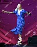 julia-michaels-in-concert-at-bb-t-center-sunrise-usa-shutterstock-editorial-10129134i.jpg