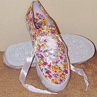  : Gallery : collection : 1998 : 08 : flwr_snk.jpg