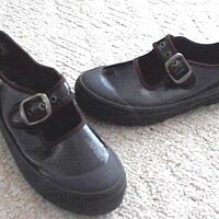  : Gallery : collection : 2000 : 07 : kedsblack_2.jpg