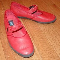  : Gallery : collection : 2000 : 07 : shoe95a.jpg