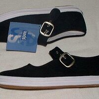  : Gallery : collection : 2000 : 08 : NewKedsS.JPG