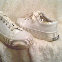  : Gallery : collection : 2000 : 08 : f38.jpg