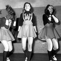  : Gallery : collection : 2002 : 11 : cheer04.jpg