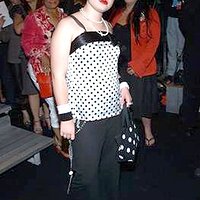  : Gallery : collection : 2002 : 11 : kel05.jpg