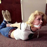  : Gallery : collection : 2003 : 09 : HT03716013.jpg