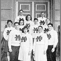  : Gallery : collection : 2005 : 01 : 1959-cheerleaders.jpg