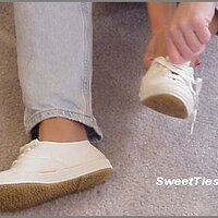  : Gallery : collection : 2005 : 01 : 2tied000103.jpg