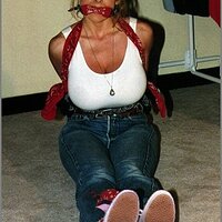  : Gallery : collection : 2005 : 01 : DanniB01s.jpg