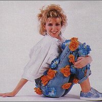  : Gallery : collection : 2005 : 01 : DebbieGibson5.jpg