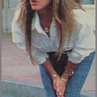  : Gallery : collection : 2005 : 01 : PamelaBellwood.jpg