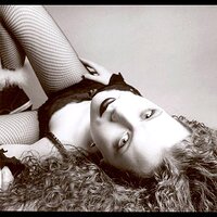  : Gallery : collection : 2010 : 10 : Eliza_fishnet_an_tennis_shoes.jpg