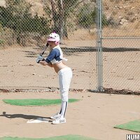  : Gallery : collection : 2010 : 11 : d18_katisummers_pics_001.jpg