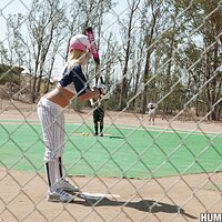  : Gallery : collection : 2010 : 11 : d18_katisummers_pics_021.jpg