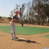  : Gallery : collection : 2010 : 11 : d18_katisummers_pics_048.jpg