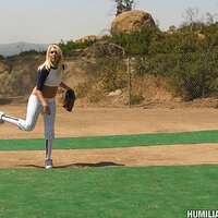  : Gallery : collection : 2010 : 11 : d18_katisummers_pics_088.jpg