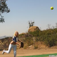  : Gallery : collection : 2010 : 11 : d18_katisummers_pics_089.jpg