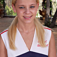  : Gallery : collection : 2011 : 11 : des032MAR_196225003.jpg