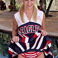  : Gallery : collection : 2011 : 11 : des032MAR_196225014.jpg