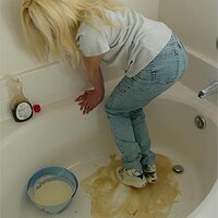  : Gallery : girls : 2003 : 11 : kedspancakesyrup042.jpg