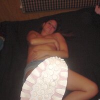  : Gallery : girls : 2005 : 04 : sneakers-010.jpg