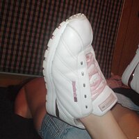  : Gallery : girls : 2005 : 04 : sneakers-022.jpg
