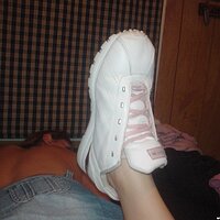  : Gallery : girls : 2005 : 04 : sneakers-023.jpg