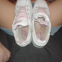  : Gallery : girls : 2005 : 04 : sneakers-091.jpg