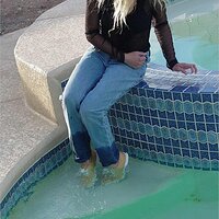  : Gallery : keds : 2003 : 18 : yellowkedspool_022.jpg