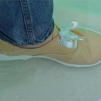  : Gallery : keds : 2003 : 18 : yellowkedspool_033.jpg