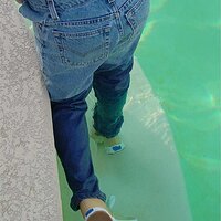  : Gallery : keds : 2003 : 18 : yellowkedspool_042.jpg