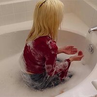  : Gallery : keds : 2003 : 27 : tinabatha30.jpg