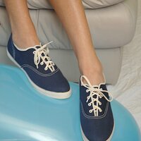  : Gallery : keds : 2007 : 17 : tara_balloons04.jpg