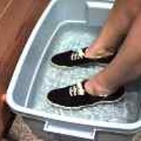  : Gallery : original : 2001 : 08 : T_wet810.jpg