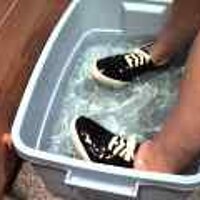  : Gallery : original : 2001 : 08 : T_wet825.jpg