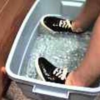  : Gallery : original : 2001 : 08 : T_wet827.jpg