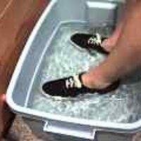  : Gallery : original : 2001 : 08 : T_wet845.jpg