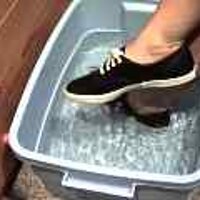  : Gallery : original : 2001 : 08 : T_wet852.jpg