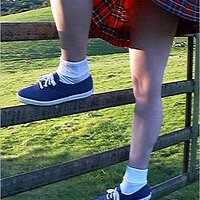 : Gallery : original : 2002 : 03 : San-Bad_schoolgirl_jumps_fence02.jpg