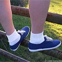  : Gallery : original : 2002 : 03 : San-Bad_schoolgirl_jumps_fence21.jpg