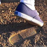  : Gallery : original : 2002 : 03 : San-Bad_schoolgirl_jumps_fence40.jpg