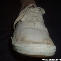  : Gallery : original : 2005 : 23 : dirtywhitekeds033.jpg