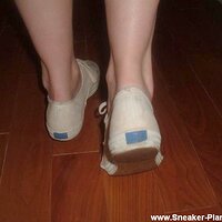  : Gallery : original : 2005 : 23 : dirtywhitekeds036.jpg