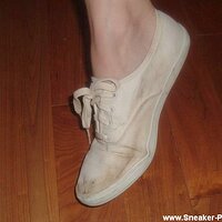  : Gallery : original : 2005 : 23 : dirtywhitekeds040.jpg
