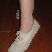  : Gallery : original : 2005 : 23 : dirtywhitekeds041.jpg