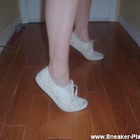  : Gallery : original : 2005 : 23 : dirtywhitekeds044.jpg