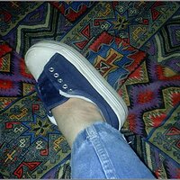  : Gallery : original : 2013 : 11 : kedsnsuchNosocks002.jpg