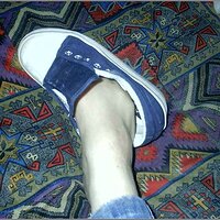  : Gallery : original : 2013 : 11 : kedsnsuchNosocks003.jpg